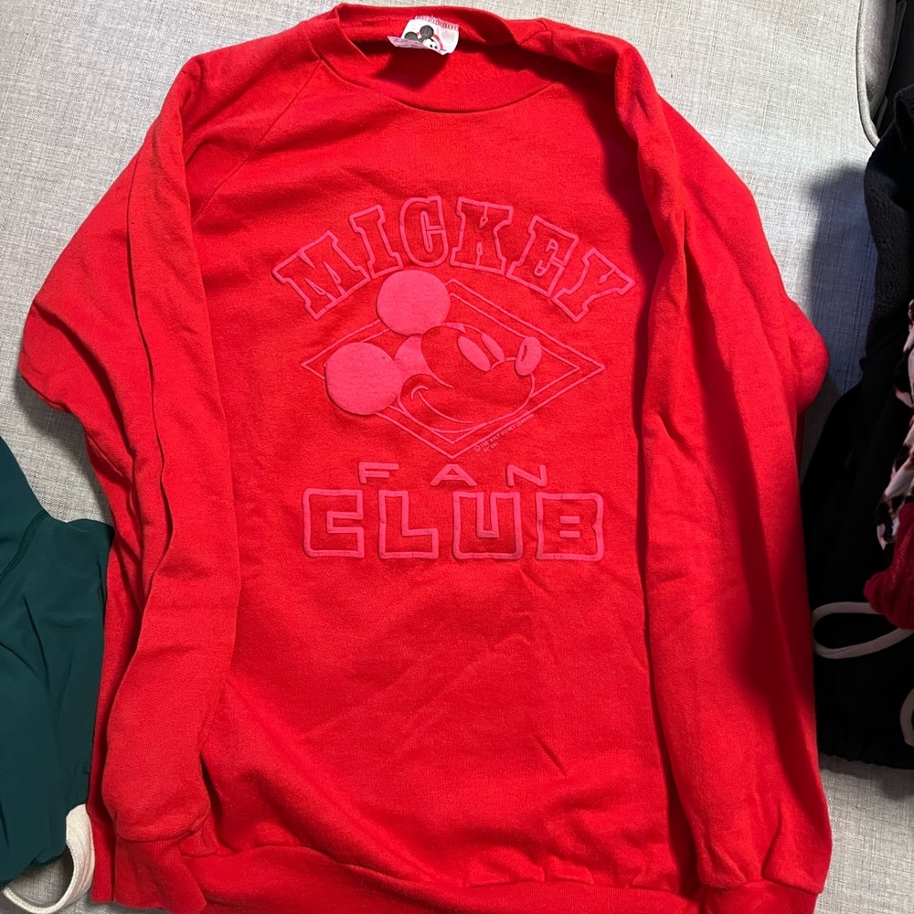 Vintage Mickey Mouse crew neck sweater